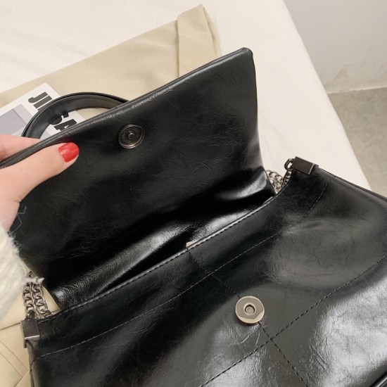 go-to chain leather bag